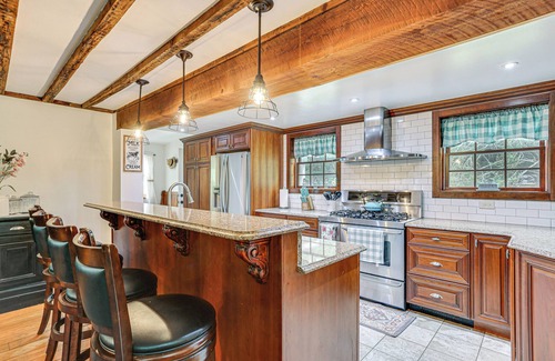 Greentown Casa | Hot Tub, Game Room: Greentown Home Near State Park