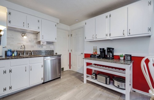 Riverside Casa | Hot Tub | Game Room | Near WPAFB & USAF Museum