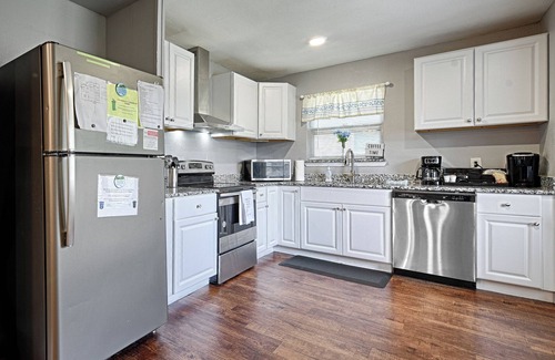 Burleson Casa | Hot Tub, Gameroom,17 min to Dickies Arena, FirePit!!!!!