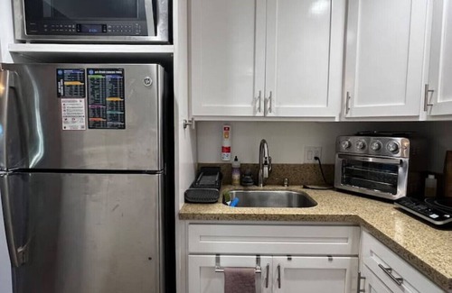 Fernwood Casa | Hot Tub, Garden Patio, Canopy Bed - The Zen Den