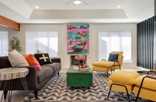 Quail Creek Casa | Hot Tub Hangout Arcade & Game Night Fun