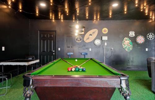 Quail Creek Casa | Hot Tub Hangout Arcade & Game Night Fun