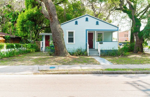 Tampa Casa | Hot Tub Home With Commercial Parking