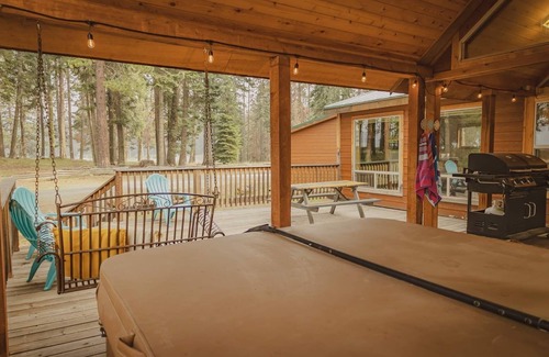 Ashland Cabina | Hot Tub! Homey Modern Cabin on Hyatt Lake 32
