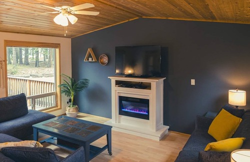 Ashland Cabina | Hot Tub! Homey Modern Cabin on Hyatt Lake 32