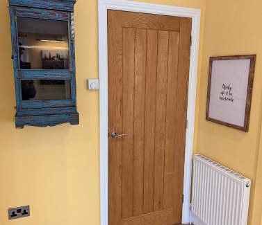 Congleton Apartamento | Hot Tub, Lake View, Peaceful Woodland Retreat