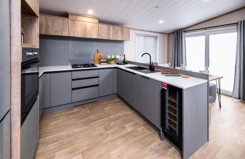 St. Andrews Casa | Hot Tub Lodge, Victory Liberte 103