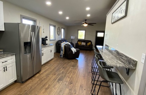 Hatfield Casa | Hot Tub Mountainside 2-BR Cabin near Mena