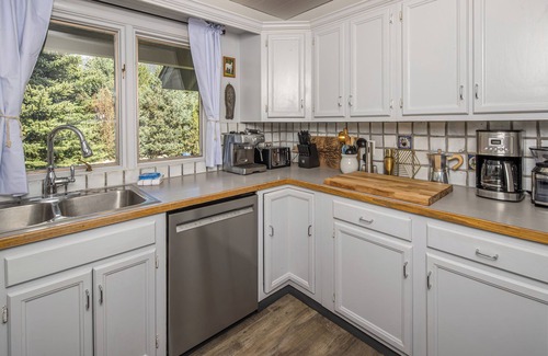 Big Sky Casa | Hot Tub, Nordic Ski Access, Pet Friendly!