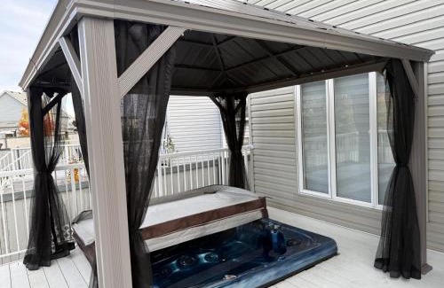 Southeast Edmonton Casa | Hot Tub Patio Netflixgamesfireplacesleeps 8