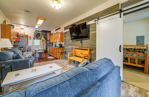 Adrian Casa | Hot Tub + Pet Friendly: Quiet French Creek Getaway