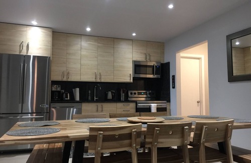 Tunkhannock Township Casa | Bañera de hidromasaje, sala de juegos, piscina, aire acondicionado central, cable, WiFi gratuito, tenis de lagos