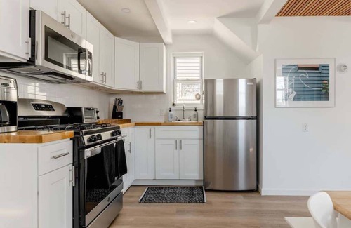 Queens Casa | HOT TUB Private Home NYC Beach House