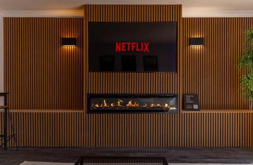 Cleethorpes Casa | Hot Tub, Private Parking, King Bed, Beach luxury