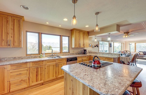 Jette Casa | Hot Tub, Views & Private Dock: Polson Haven!