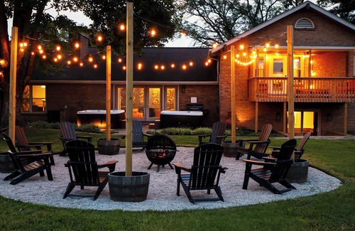 Frankfort Casa | Hot Tubs + Firepit + Gameroom + 4mi to Buffalo Trace