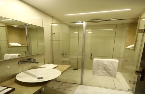 Bhopal Hotel | Hotel 18 Keys