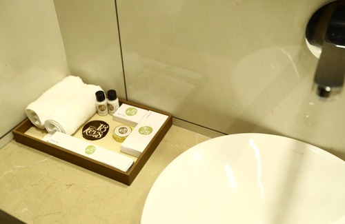 Bhopal Hotel | Hotel 18 Keys