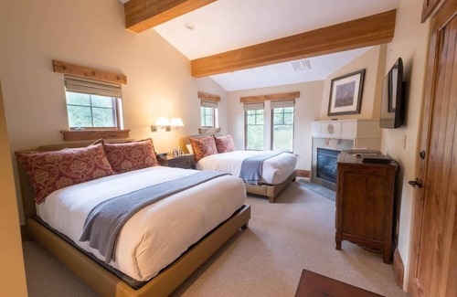 Deer Valley Hotel | Hotel 2 Queen Hotel Room by RedAwning