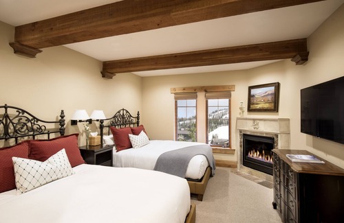 Deer Valley Hotel | Hotel 2 Queen Hotel Room by RedAwning