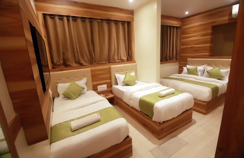 Bhendi Bazaar Hotel | Hotel Al Madina Palace