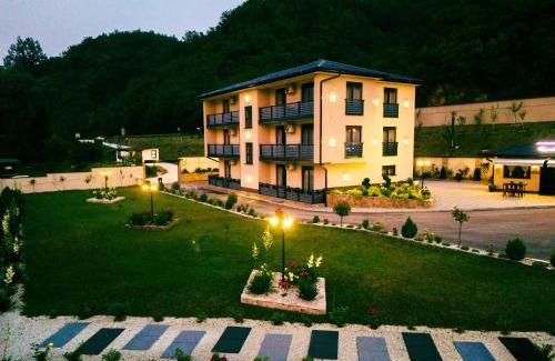 Konjic Apartamento | Hotel Alibabin Raj