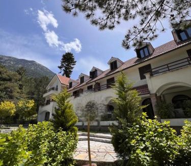 Llogara National Park Hotel | Hotel Alpin Llogara