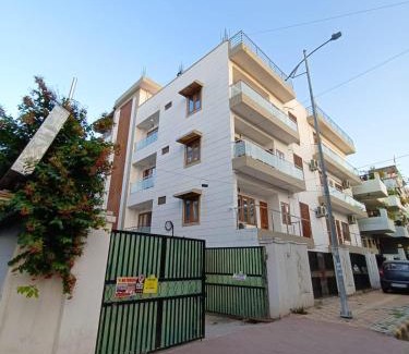 Civil Lines Hotel | Hotel Aman Residency