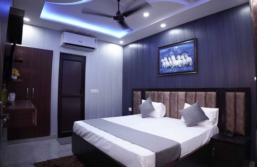 New Delhi Hotel | Hotel Amazing House