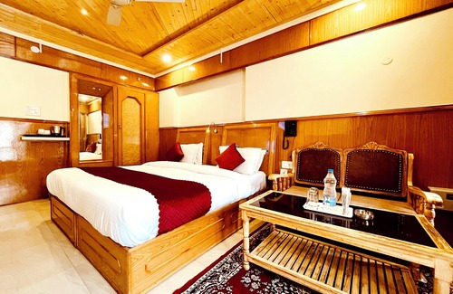 Bajaura Hotel | Hotel Amit