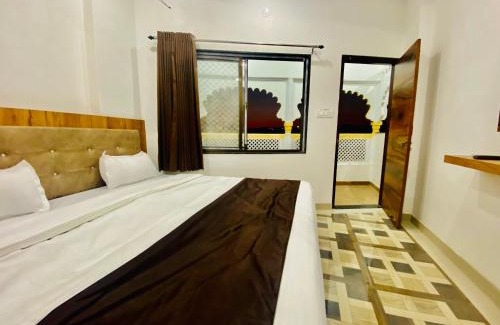 Udaipur District Hotel | Hotel at Pichola Lake Nathi Ghat Brahmpole Udaipur