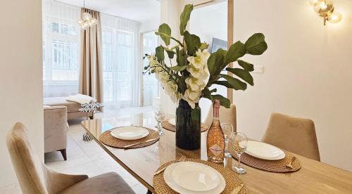 Miedzyzdroje Apartamento | Hotel Bałtyk 3 Międzyzdroje by HolidayHomePL - basen, sauna, parking w cenie