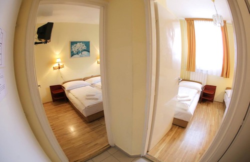 Gellert Hill Hotel | Hotel Bara Junior