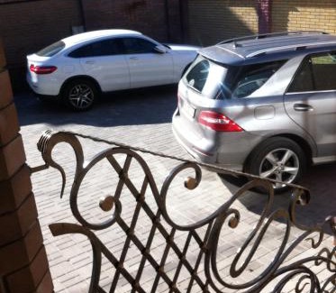 Zarichnyi District Casa | Hotel Barin House готель с бомбосховищем