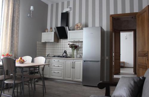 Zarichnyi District Casa | Hotel Barin House готель с бомбосховищем