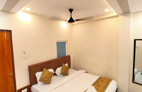 Varanasi Hotel | Hotel BN&K Grand Varanasi