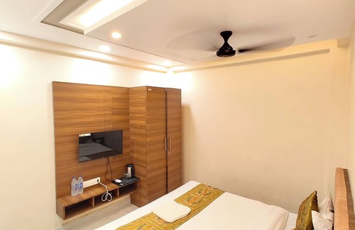 Varanasi Hotel | Hotel BN&K Grand Varanasi