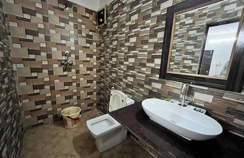 Candolim Hotel | Hotel Bom Sucesso, Candolim Beach