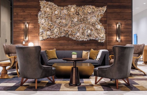 Downtown Louisville Hotel | Hotel Bourré Bonne Louisville, Curio Collection by Hilton