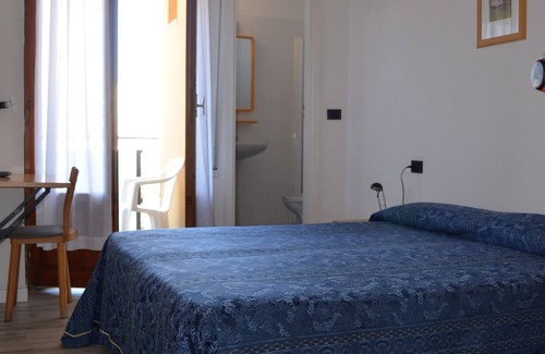 Pesaro Hotel | Hotel Capitol