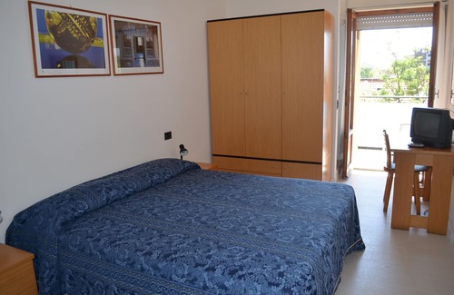 Pesaro Hotel | Hotel Capitol