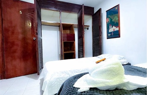 Urbanizacion Eliana Casa | Hotel casa blanca crespo