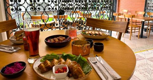 Laureles Hotel | Hotel Casa Laureles