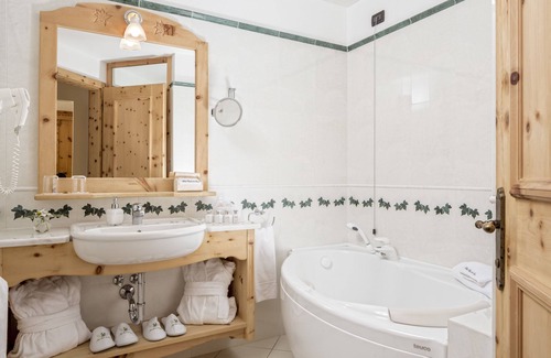 Madonna di Campiglio Hotel | Hotel Chalet del Sogno