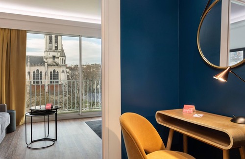 2nd Arrondissement Hotel | Hotel Charlemagne By HappyCulture