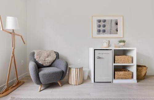 North Charleston Hotel | Hotel Circulo - Park Circle - Suite 220