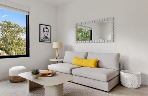 North Charleston Hotel | Hotel Circulo Park Circle Corner Suite 210