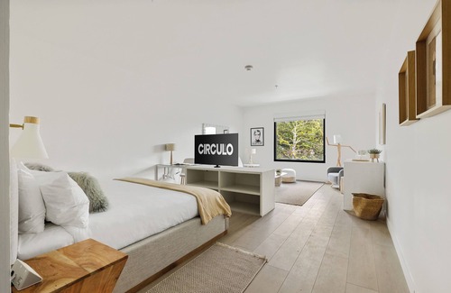 North Charleston Hotel | Hotel Circulo - Park Circle - Suite 340