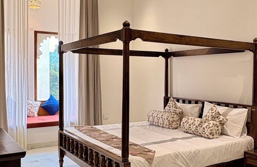 Shavri Colony Hotel | Hotel Classic Crown