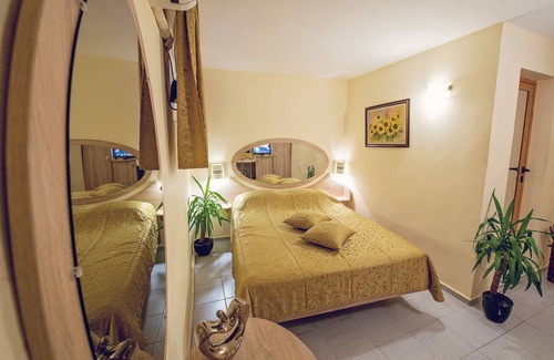 Hristo Botev Hotel | Hotel Color